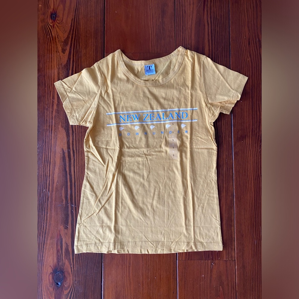brand new t-shirt from new zealand !!